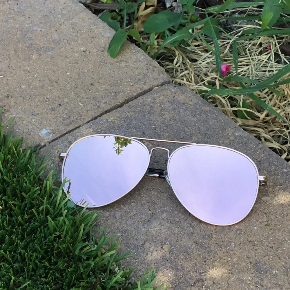 Women’s Aviator Sunglasses in Rose Gold Mirror Lens